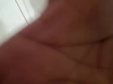 TOP_po – webcam model profile photo Image 14