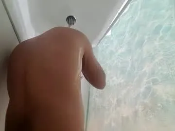 TOP_po – webcam model profile photo Image 6