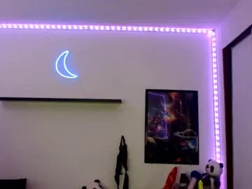 naomi_ravenn – webcam model profile photo Image 11