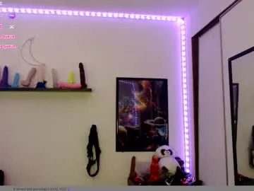 naomi_ravenn – webcam model profile photo Image 3