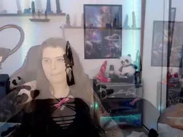 naomi_ravenn – webcam model profile photo Image 5