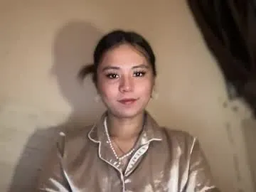 uwuxo – webcam model profile photo Image 11