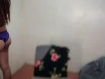 uwuxo – webcam model profile photo Image 16