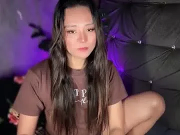 uwuxo – webcam model profile photo Image 6