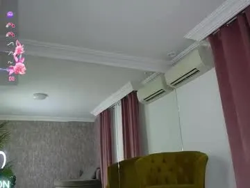 Linnea – webcam model profile photo Image 15