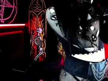 Sugarlina – webcam model profile photo Image 16