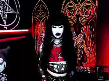 Sugarlina – webcam model profile photo Image 18