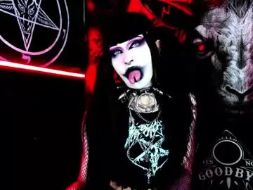 Sugarlina – webcam model profile photo Image 7