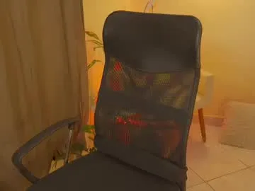 lunaoddity – webcam model profile photo Image 10