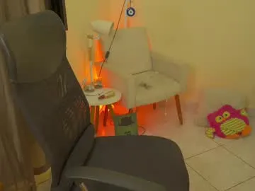 lunaoddity – webcam model profile photo Image 9