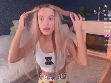 karolinecher – webcam model profile photo Image 16