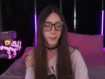 alonehazel – webcam model profile photo Image 15