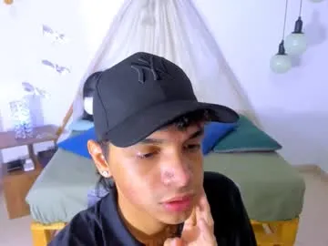 IORio2 – webcam model profile photo Image 10