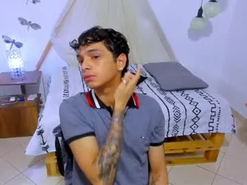 IORio2 – webcam model profile photo Image 13