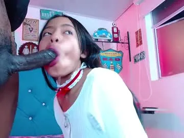 Allla – webcam model profile photo Image 3