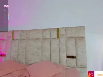 hina_porn – webcam model profile photo Image 5