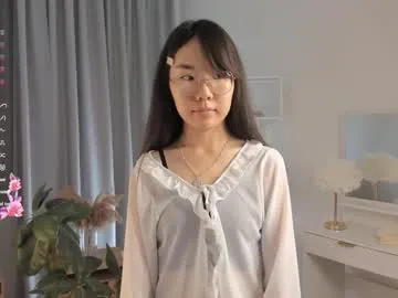 HopeHeaven – webcam model profile photo Image 13