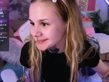 lucretiaburnaugh – webcam model profile photo Image 7