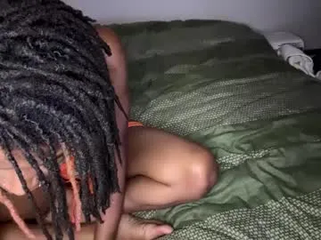 TOP_po – webcam model profile photo Image 5