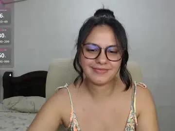 luna_alhara – webcam model profile photo Image 7