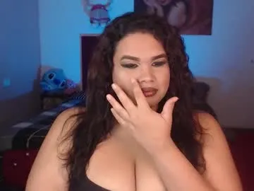 TOP_po – webcam model profile photo Image 16