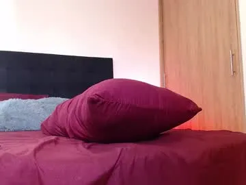 royalgirls_x – webcam model profile photo Image 3