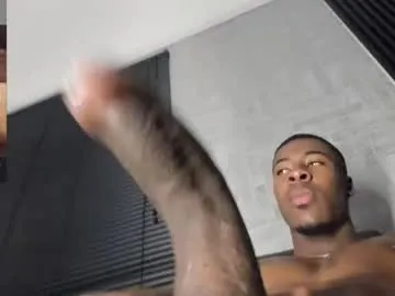 IORio2 – webcam model profile photo Image 10