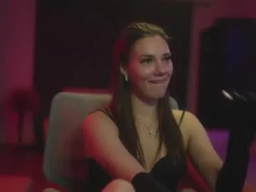 oops_my_english – webcam model profile photo Image 10