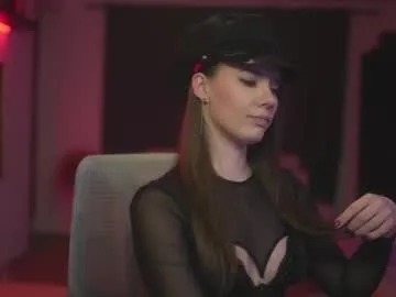 oops_my_english – webcam model profile photo Image 11