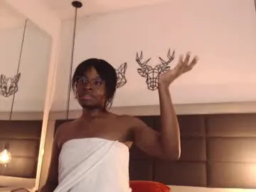 Allla – webcam model profile photo Image 3