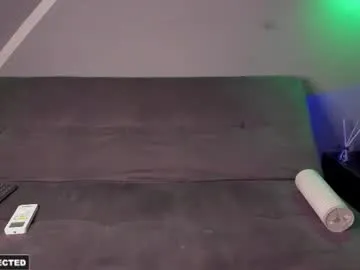 aron_santoro1 – webcam model profile photo Image 10