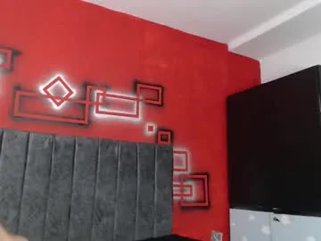 zui_lu – webcam model profile photo Image 3