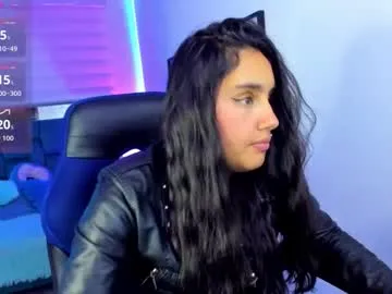 YoungSquad – webcam model profile photo Image 17