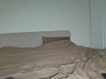 YoungSquad – webcam model profile photo Image 13