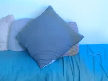 IORio2 – webcam model profile photo Image 3