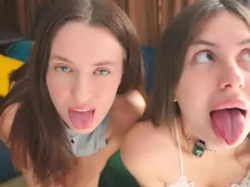 Runarunapi – webcam model profile photo Image 11