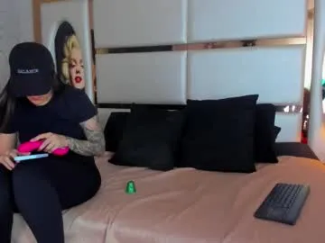 zui_lu – webcam model profile photo Image 12