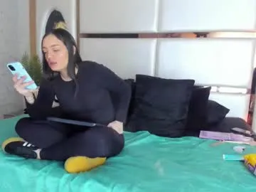 zui_lu – webcam model profile photo Image 13