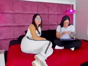 zui_lu – webcam model profile photo Image 14