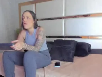 zui_lu – webcam model profile photo Image 5