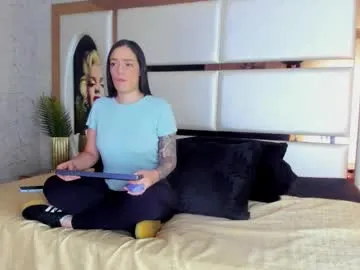 zui_lu – webcam model profile photo Image 6