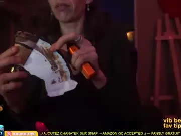 dark_butterfly_ – webcam model profile photo Image 12