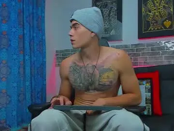 octavarium211 – webcam model profile photo Image 3