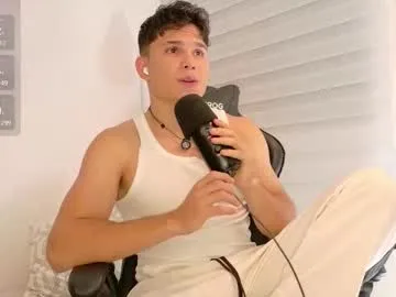 IORio2 – webcam model profile photo Image 15