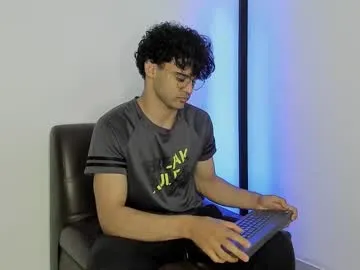 mayadashaaa – webcam model profile photo Image 4