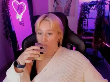 cindefucknrella – webcam model profile photo Image 8