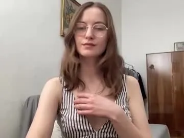 kitti_lovee – webcam model profile photo Image 6