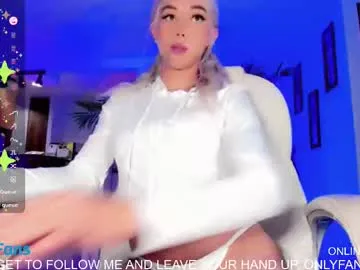 Prueberry – webcam model profile photo Image 3