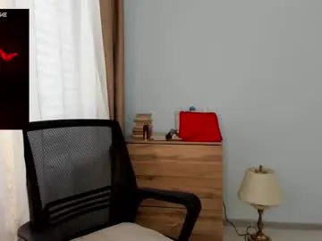 seahotseason – webcam model profile photo Image 3