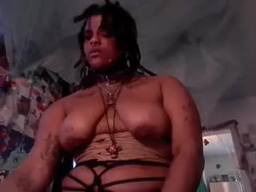 little_effy18_ – webcam model profile photo Image 2